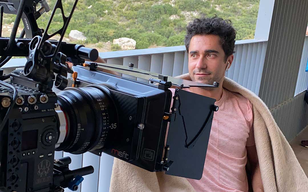 El actor Edu Ferrés durante el rodaje en el Balneario de Ariño./ Balneario de Ariño