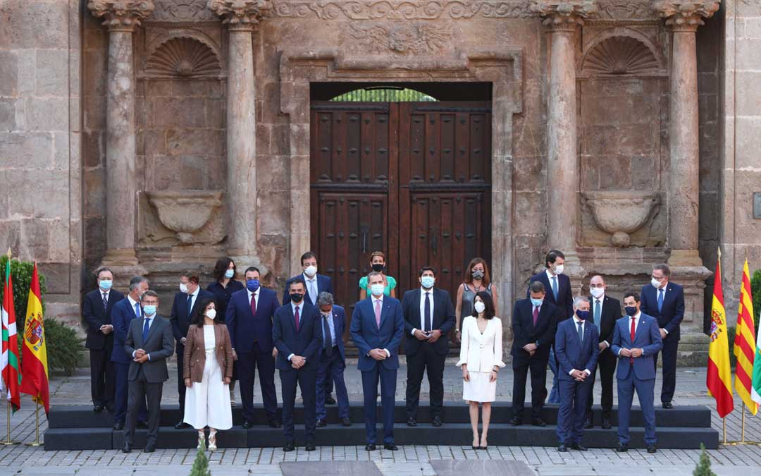 Lambán ha participado en la conferencia de presidentes en el Monasterio de Yuso, en San Millán de la Cogolla, La Rioja, para analizar la situación de la pandemia de covid