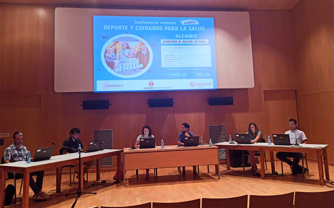 Conferencia webinar ‘Deporte y cuidados para la salud’ impartida por la Universidad de San Jorge desde el Palacio Ardid de Alcañiz./ M. Celiméndiz