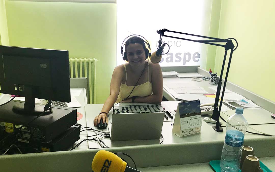 Pilar Sariñena es compañera en Radio Caspe.