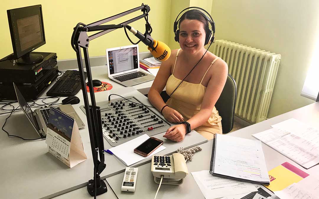 Pilar Sariñena es compañera en Radio Caspe.