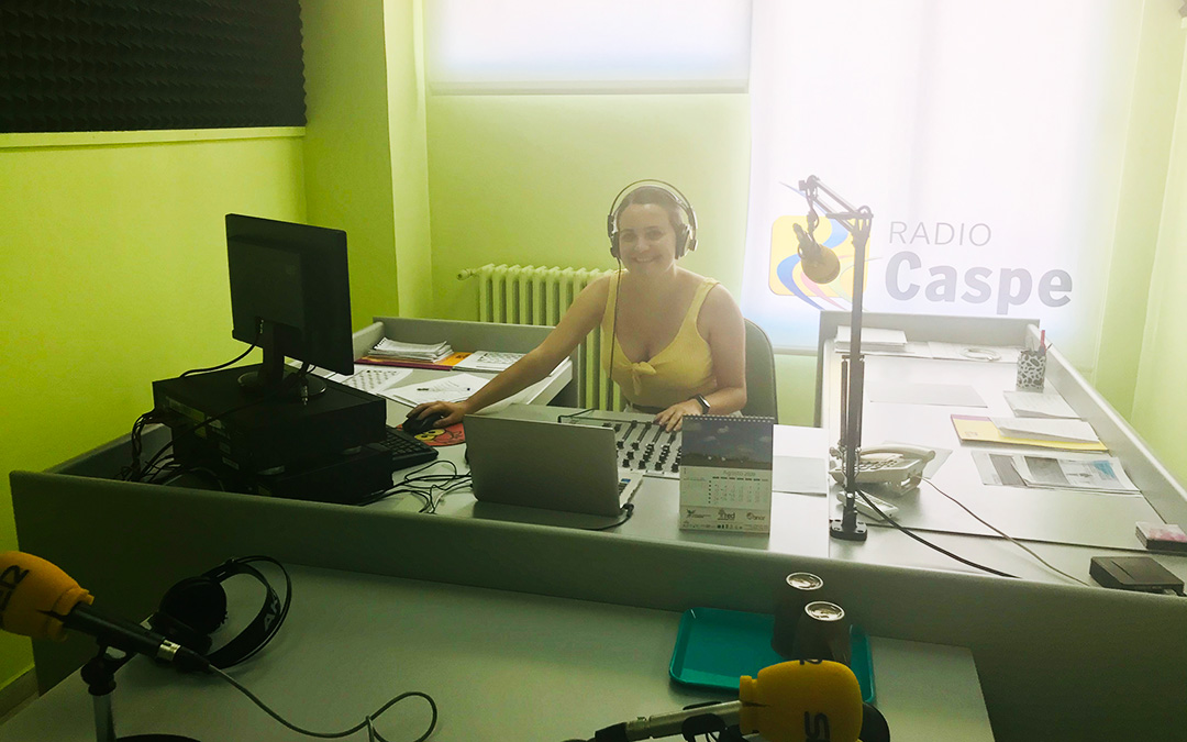 Pilar Sariñena en Radio Caspe.