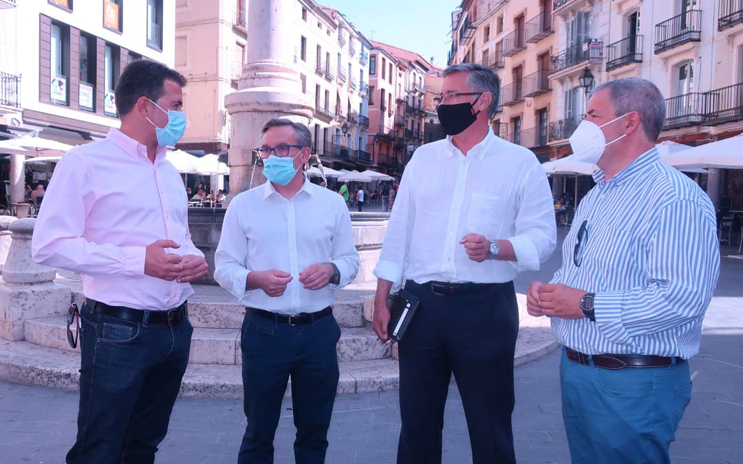 Los representantes del Partido Popular durante el encuentro de este jueves./LA COMARCA