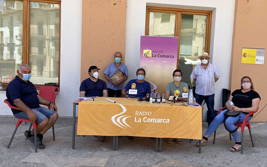 Invitados al programa especial de Radio La Comarca emitido desde Montalbán./ L.C.