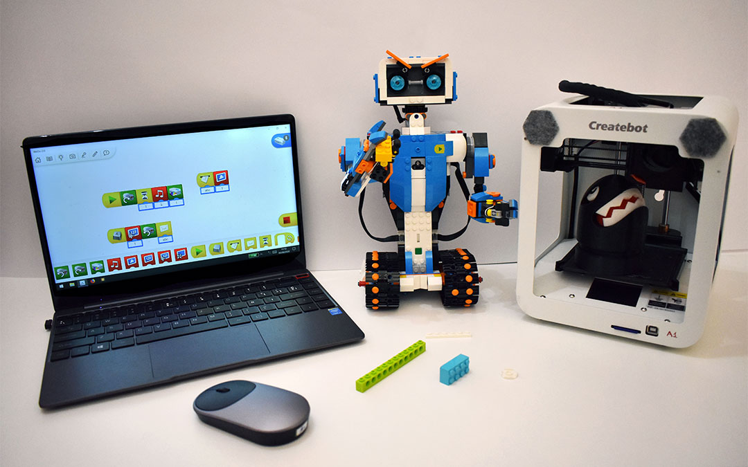 Programación, robots e impresoras 3D en el campus tecnológico de Alcañiz.