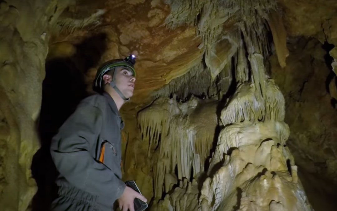 La cueva del Recuenco se encuentra en el término municipal de Ejulve