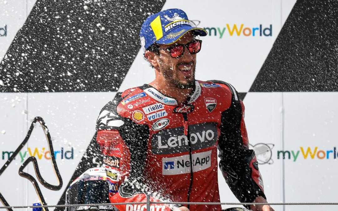 Andrea Dovicioso vence en Austria.