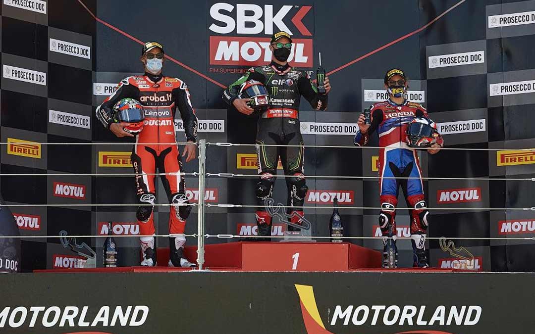 Jonathan Rea recupera el liderato de la clasificación general tras alzarse con la victoria en la segunda carrera de WorldSBK./MOTORLAND