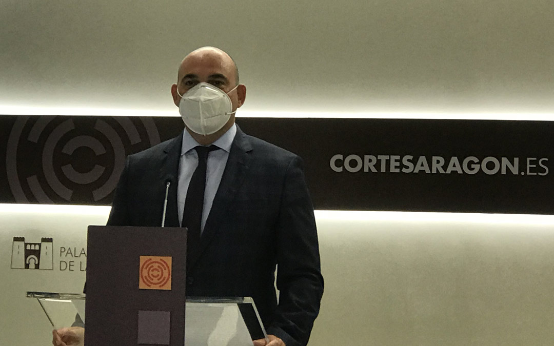 Juan Carlos Gracia Suso, durante una rueda de prensa en las Cortes de Aragón /LA COMARCA