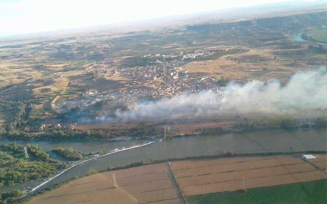 Vista aérea del incendio de Escatrón desde el helicóptero que ha participado en las labores de extinción./ 112 Aragón