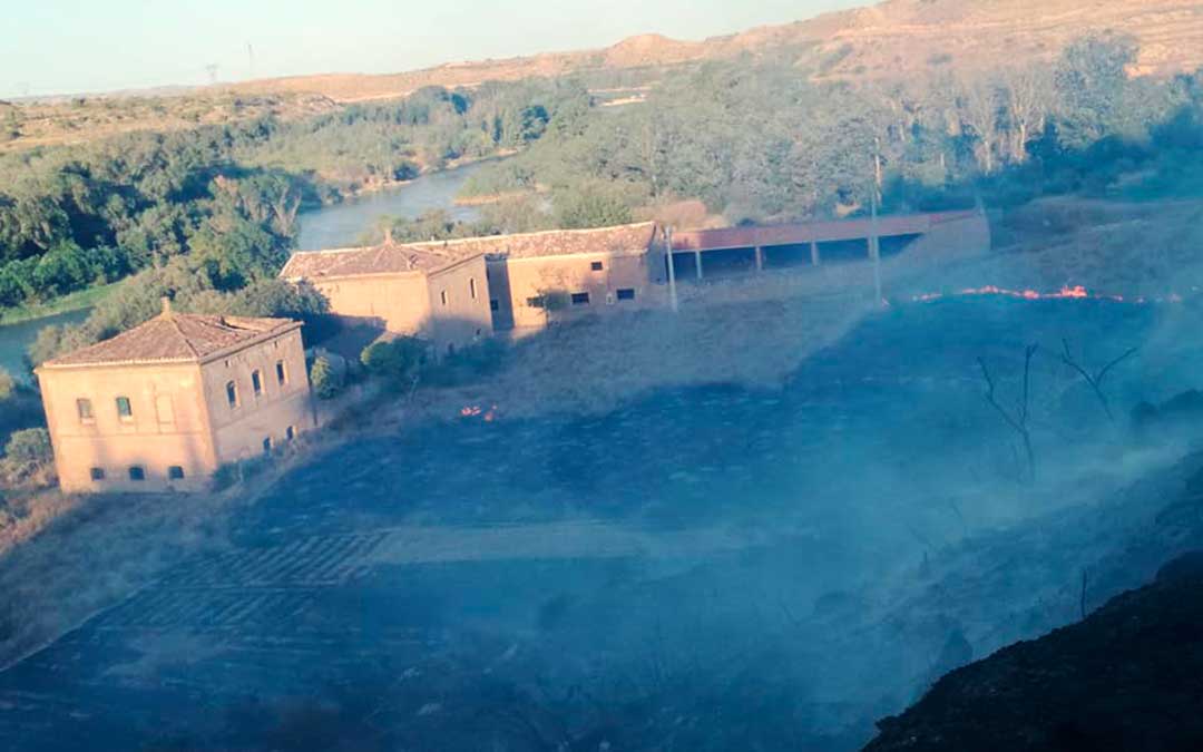 Resultado del incendio en las afueras de la localidad de Escatrón. Imagen: Gema Pina.