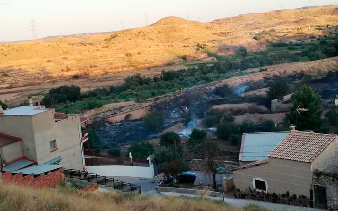 Resultado del incendio en las afueras de la localidad de Escatrón. Imagen: Gema Pina.