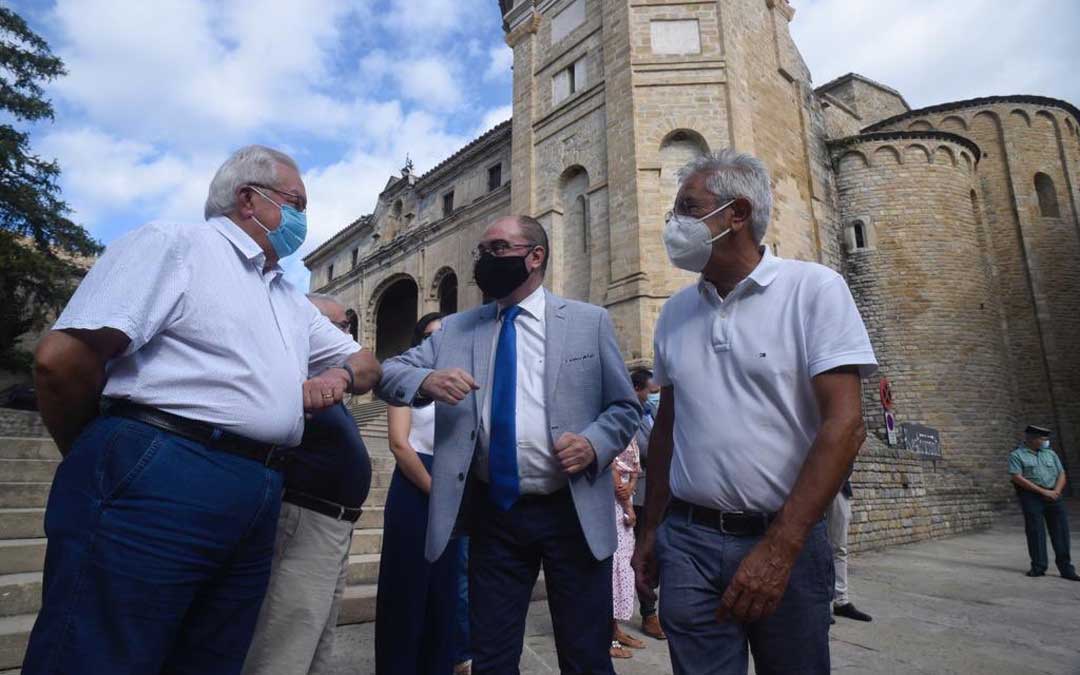 El presidente Lambán ha agradecido en Graus y Roda de Isábena la actitud responsable de todo el sector hotelero y turístico de Aragón / DGA