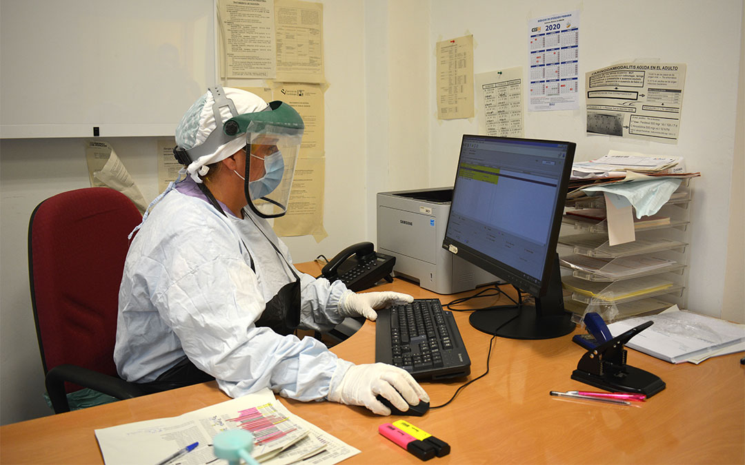 Zona de Urgencias del centro de salud de Alcañiz preparada para realizar pruebas PCR./ M. Celiméndiz