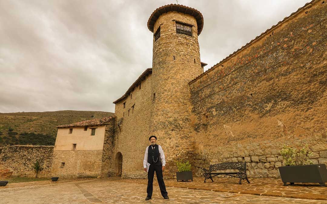 José Miguel Marín es la persona responsable de encarnar al famoso escritor Pío Baroja./ Héctor Marín