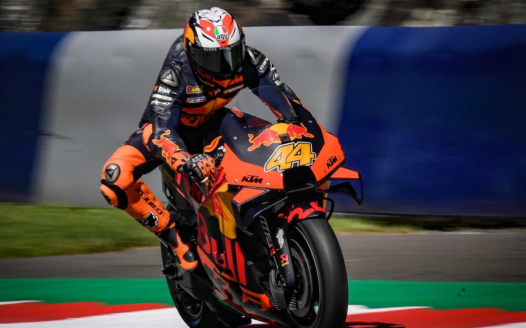 Pol Espargaró a los mandos de su KTM. MotoGP