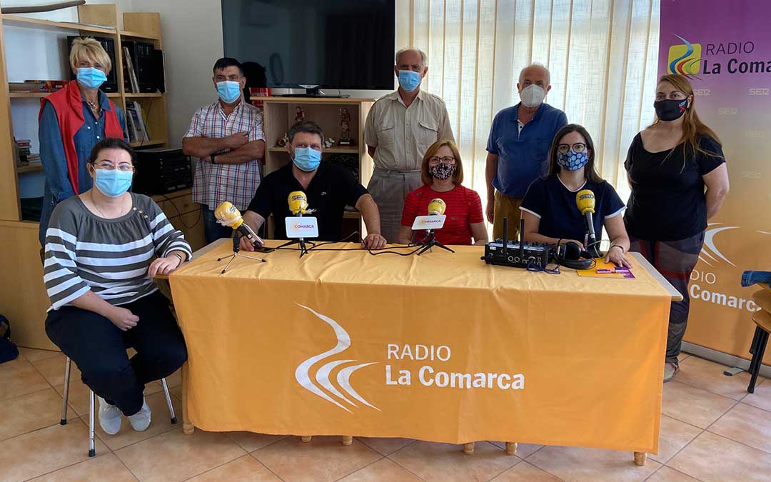 Invitados al programa especial de Radio La Comarca en La Codoñera./ L.C.