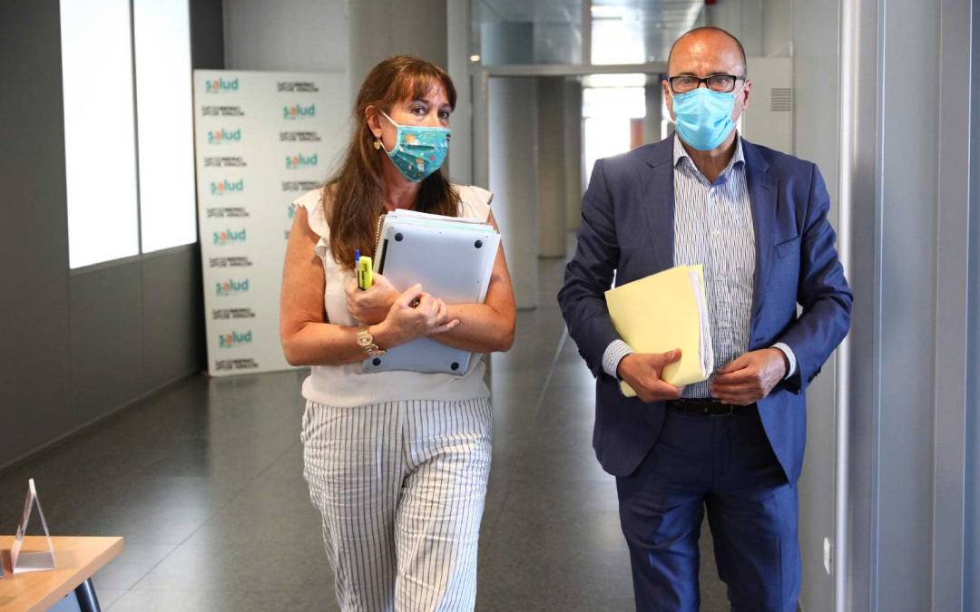 La consejera de Sanidad, Sira Repollés; y el de Educación, Felipe Faci. / DGA