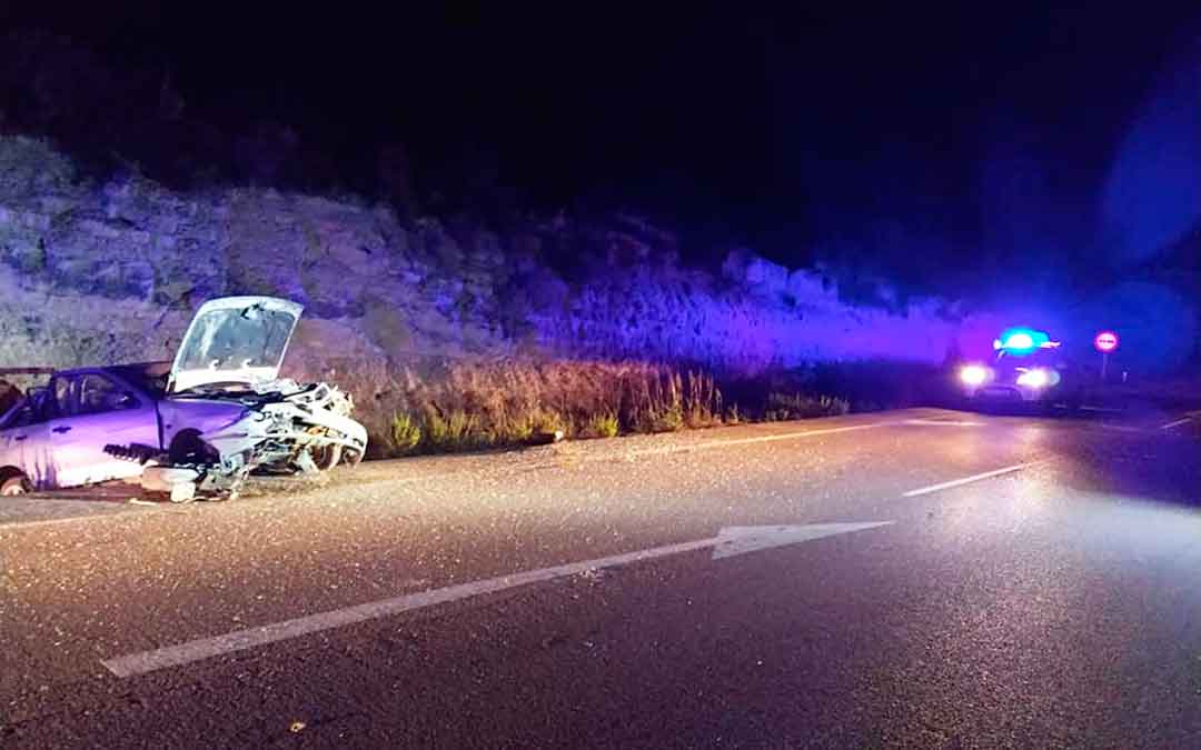 Imagen del coche accidentado. Fuente: Protección Civil Bajo Aragón-Caspe.