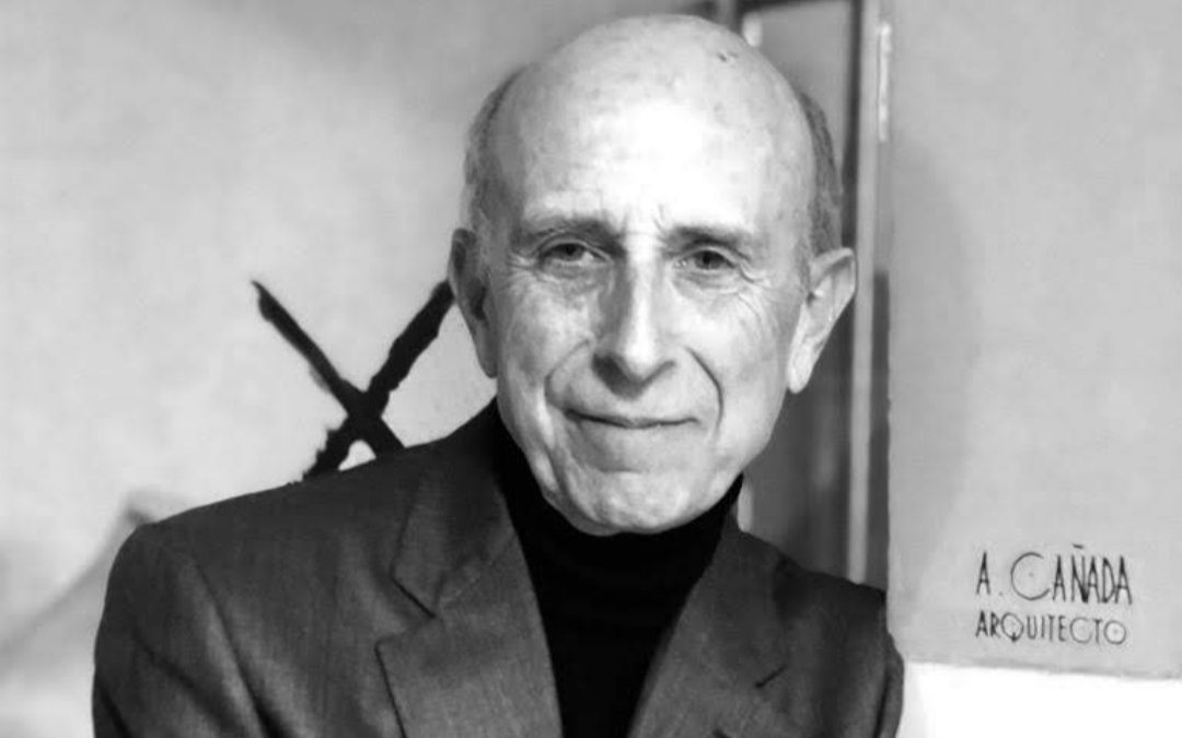 El arquitecto Alejandro Cañada Peña es autor de varias intervenciones muy simbólicas en Teruel especialmente. / Archivo personal