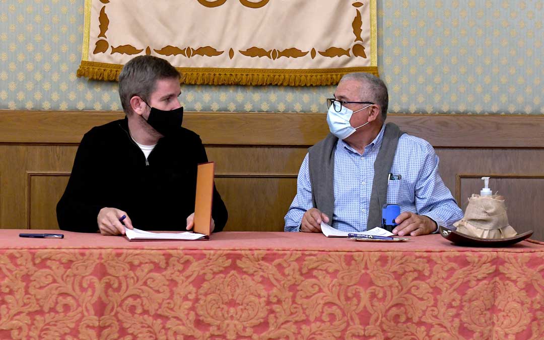 Alcañiz, Ignacio Urquizu y el presidente de ASAPME, Orencio Pueyo