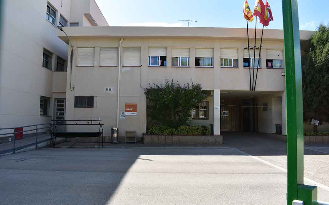 Fachada del Colegio Alejo Lorén de Caspe.