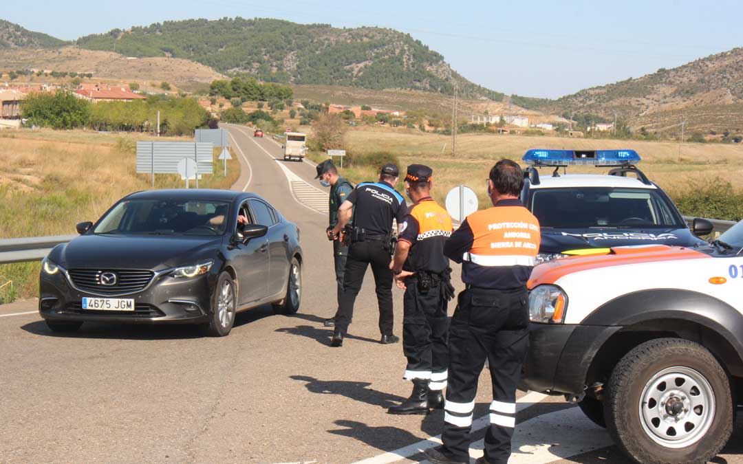 Control de Guardia Civil, Policía Local y Protección Civil en Andorra el viernes 11 de septiembre/ A. Gracia