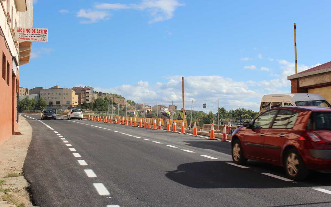 Los coches ya circulan por el Corcho de Alcañiz desde este viernes / L. Castel