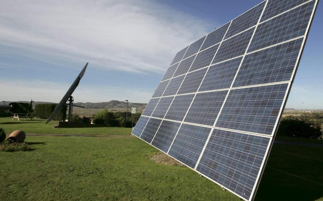 Imagen de un parque fotovoltaico./Rafael Gobantes-HERALDO