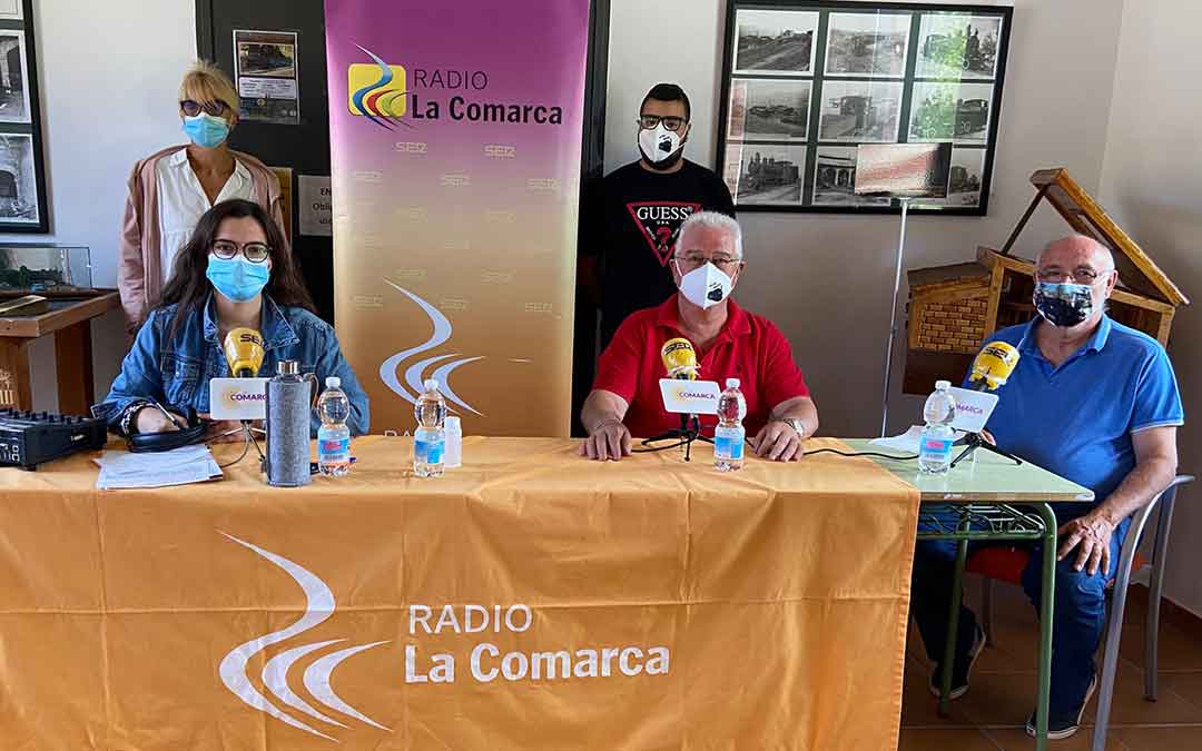 Invitados al programa especial de Radio La Comarca en Utrillas./ L.C.