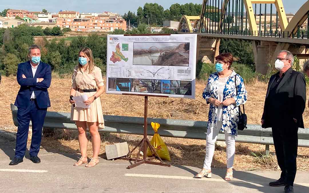 Soro estuvo acompañado de alcaldes de la zona como la primera edil de Caspe.