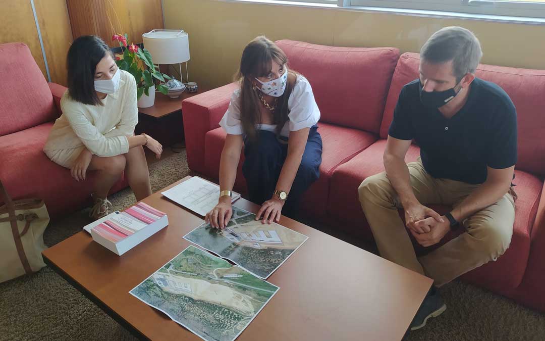 Reunión de Urquizu y Milián con la consejera de Sanidad