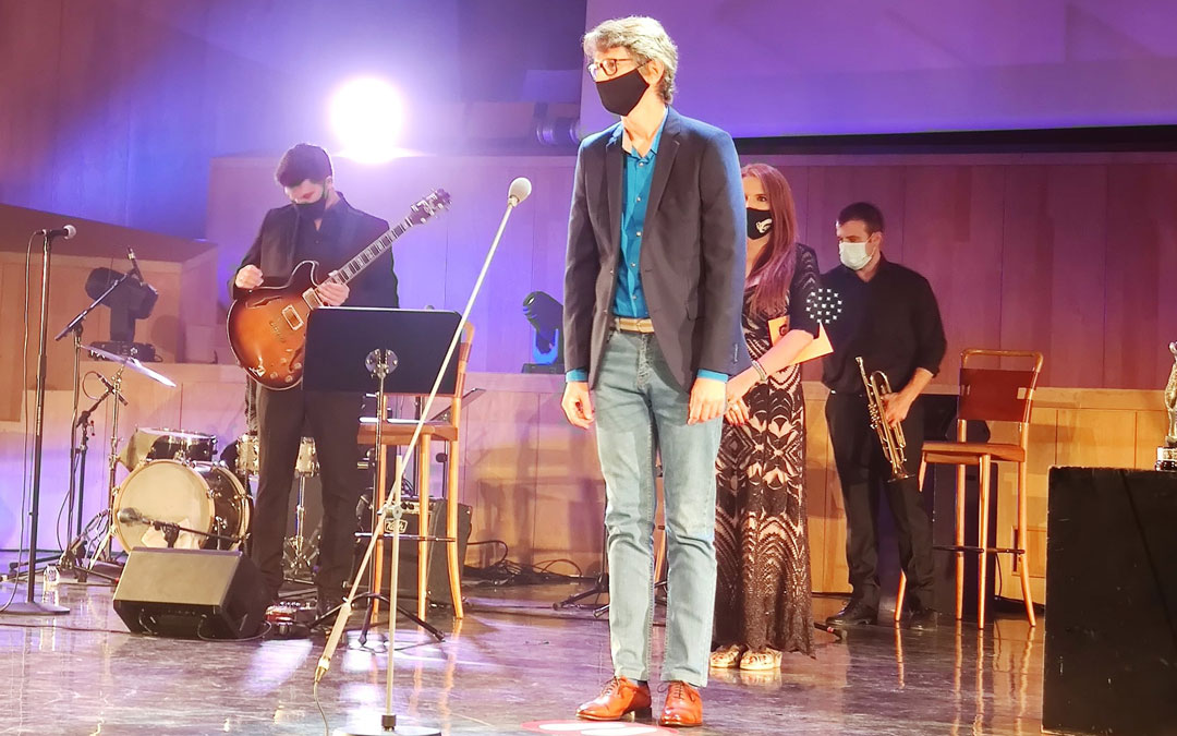 El caspolino Vicente Bordonaba recogió el Premio Simón a Mejor Sonido por 'Planeta 5000'. / Facebook Academia de Cine Aragonés