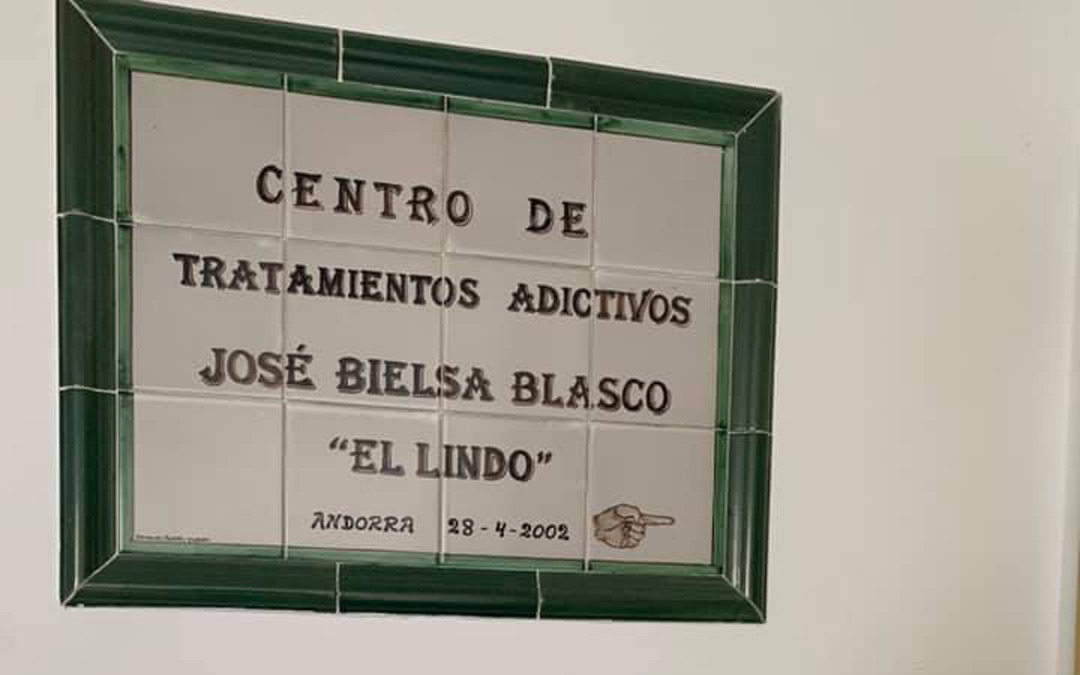 Placa de la entidad ABATTAR./LA COMARCA