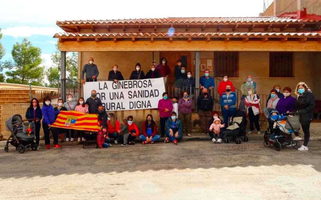 Paro de 5 minutos por la sanidad rural en La Ginebrosa en la movilización 'Yo paro por mi pueblo' en octubre del 2020./ Asoc. Cultural Tarayola