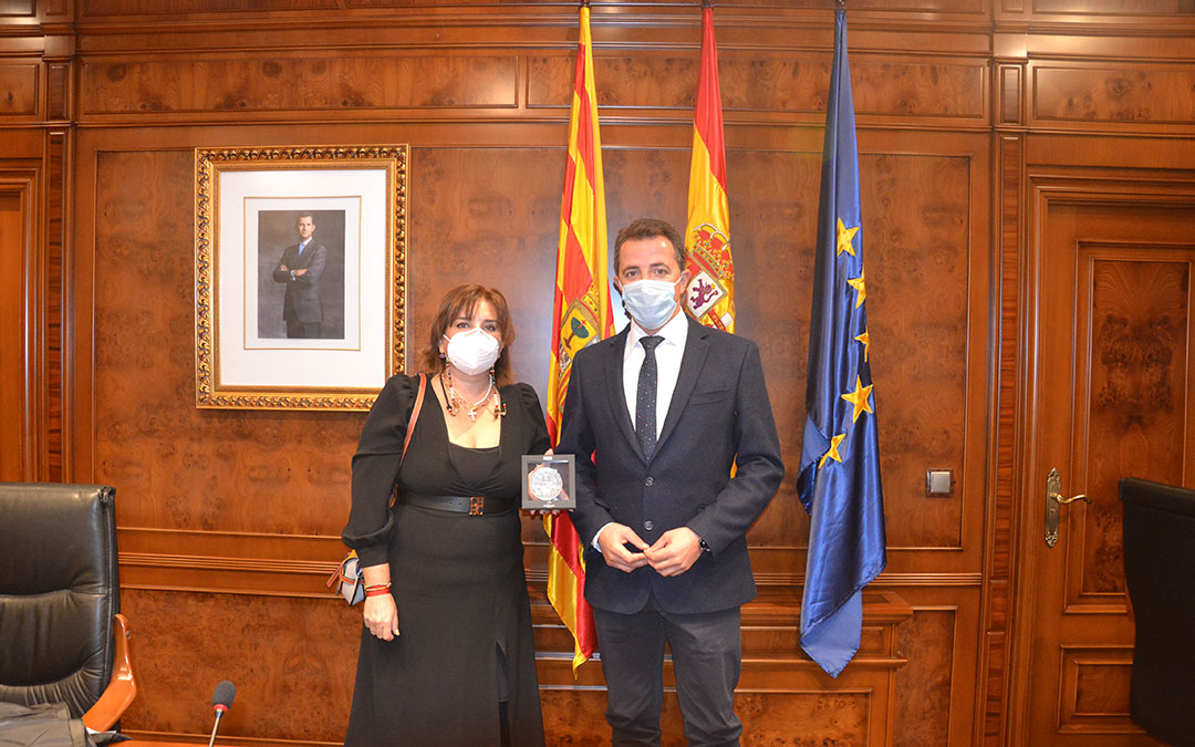 Entrega de la Medalla. Sara Vallés y Alberto Herrero. / M. Q.