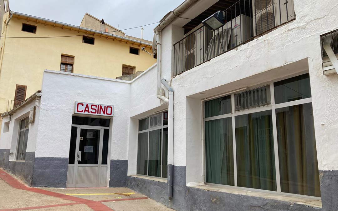 Fachada del Casino de Albalate./M.J.S.