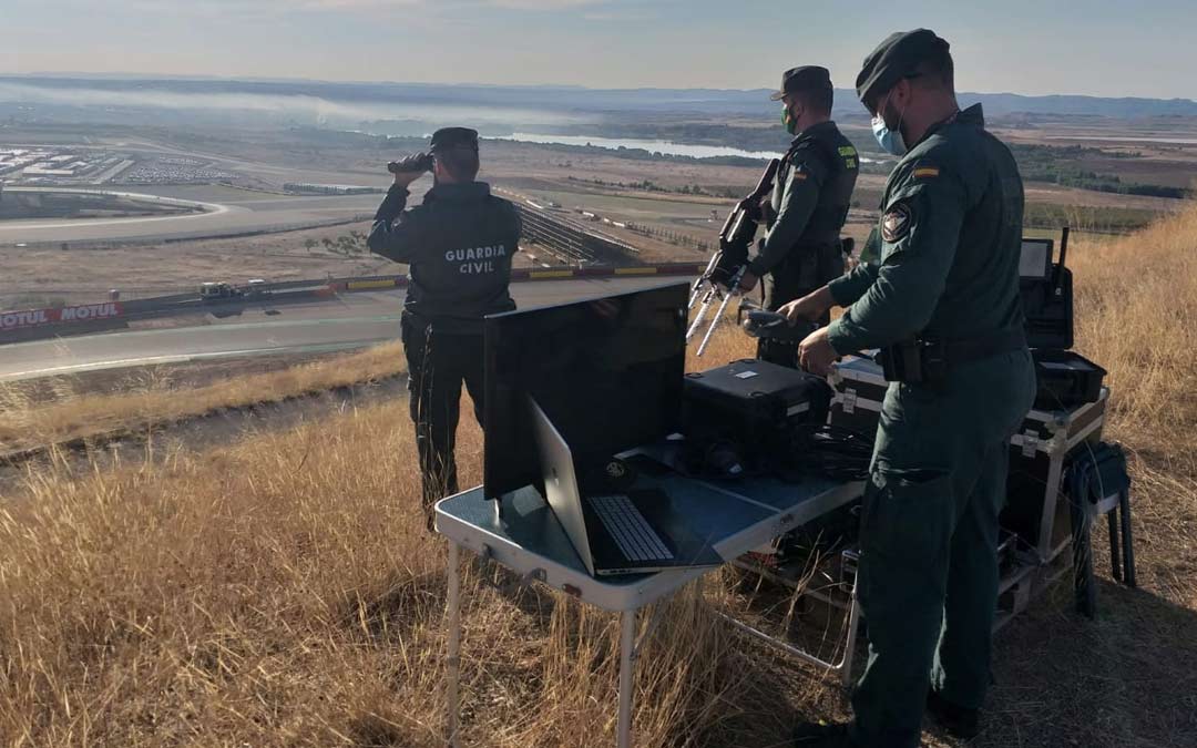 Efectivos de la Guardia Civil en los alrededores del circuito./G.C. Teruel