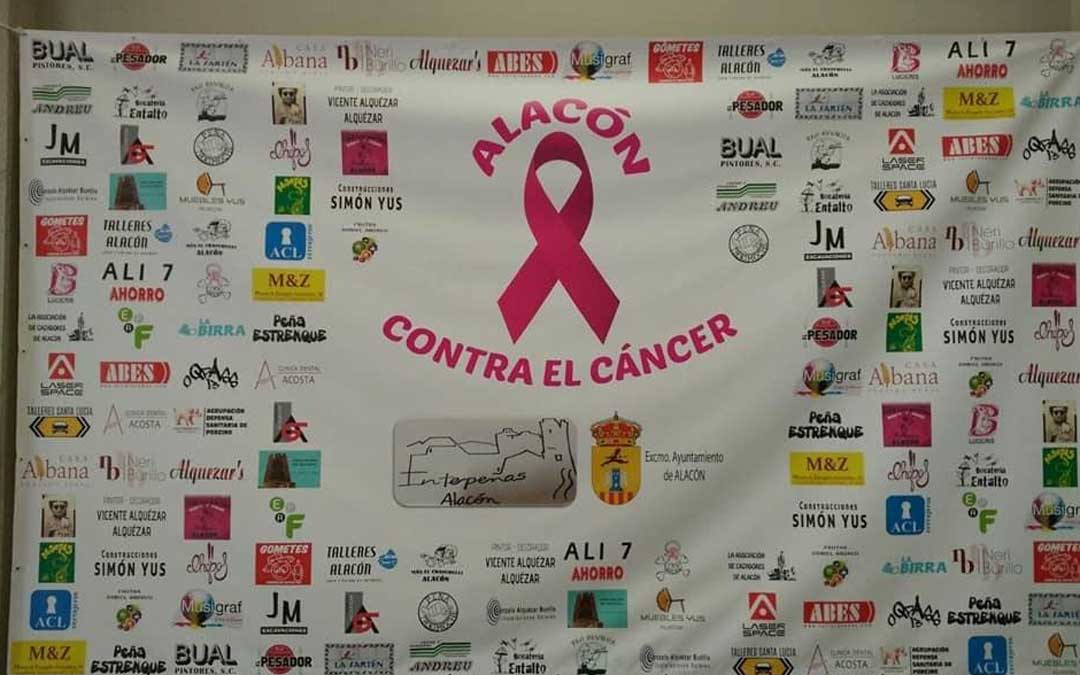 Pancarta alusiva a las jornadas solidarias que tienen lugar en Alacón