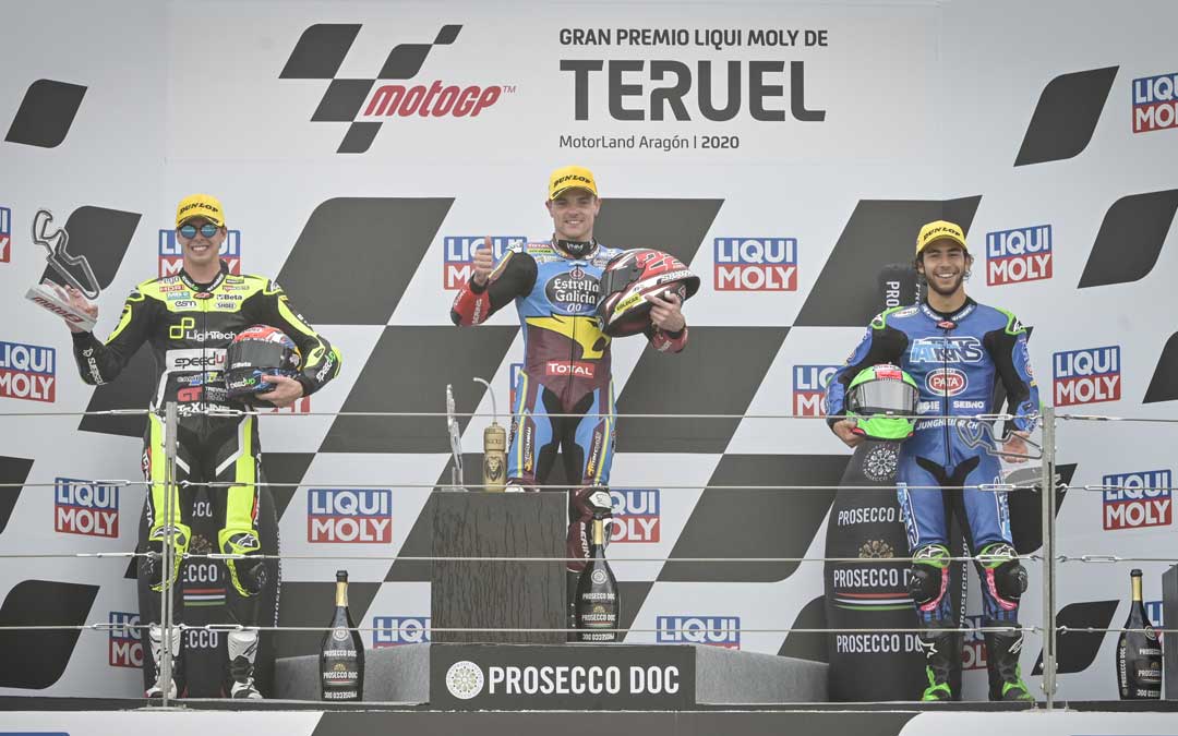 Podio de la categoría de Moto2 con Lowes en el primer cajón