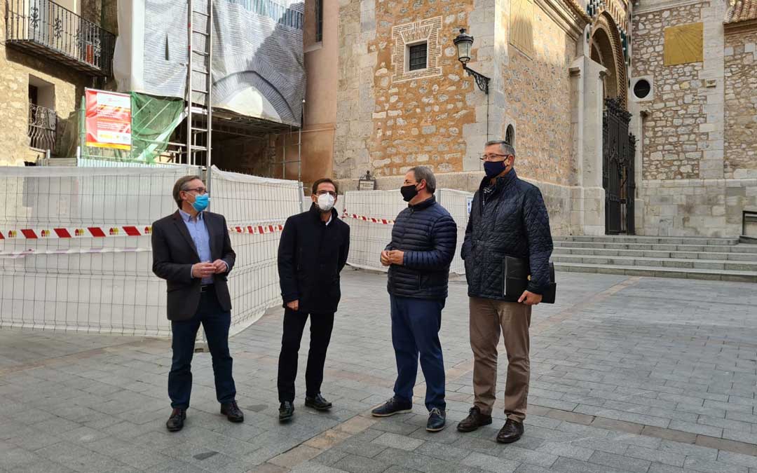 Joaquín Juste junto a otros representantes del PP en Teruel./La Comarca