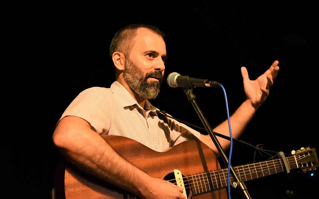 Bonilla, en la presentación de su disco en solitario ‘108.000 milions de formes’. No ve el momento de volver a hacer música en vivo.