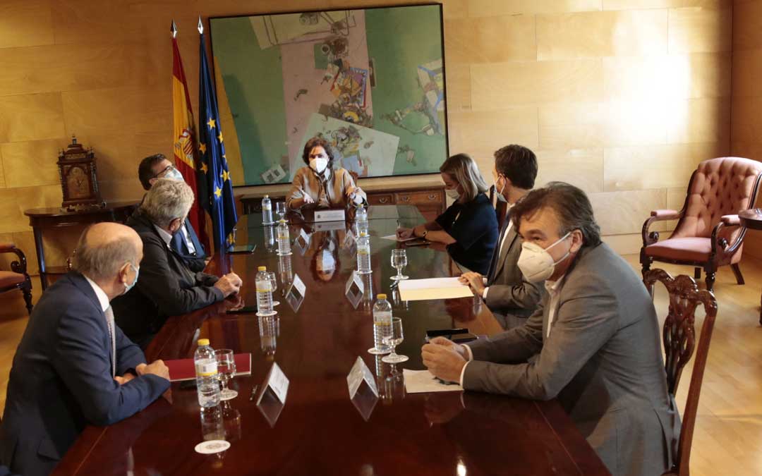 Reunión de la vicepresidenta del Gobierno, Carmen Calvo, con el Grupo Mixto