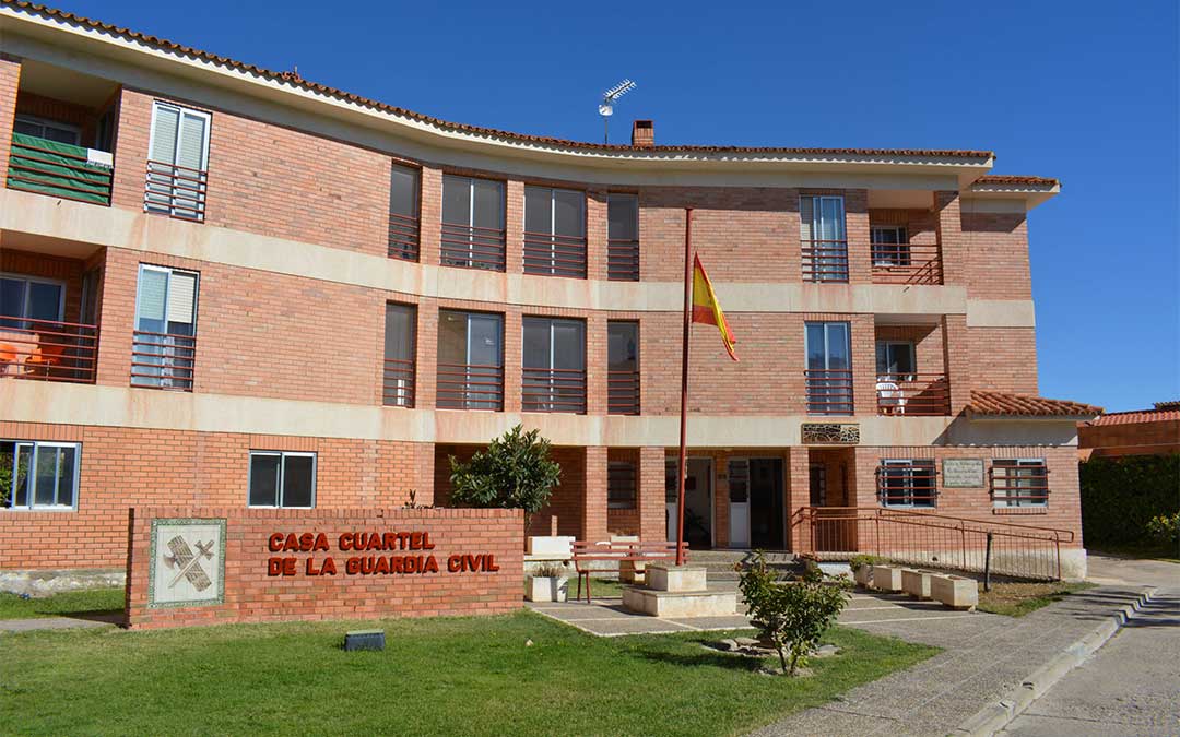 Puesto de la Guardia Civil en Valdealgorfa / M. Celiméndiz