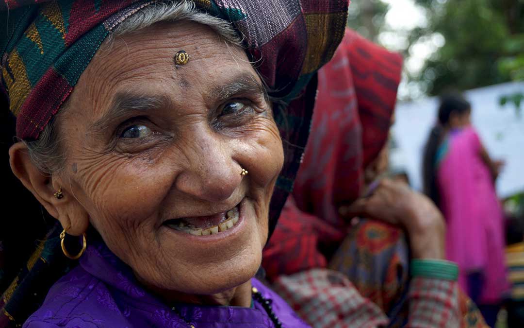 Espectadora de un baile para mujeres, Gorkha, Nepal de Victoria Rovira.