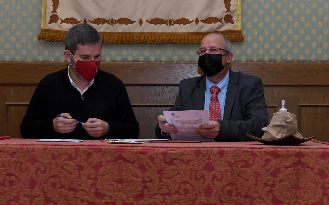 Firma del convenio con Las Horcas / Ayto. Alcañiz