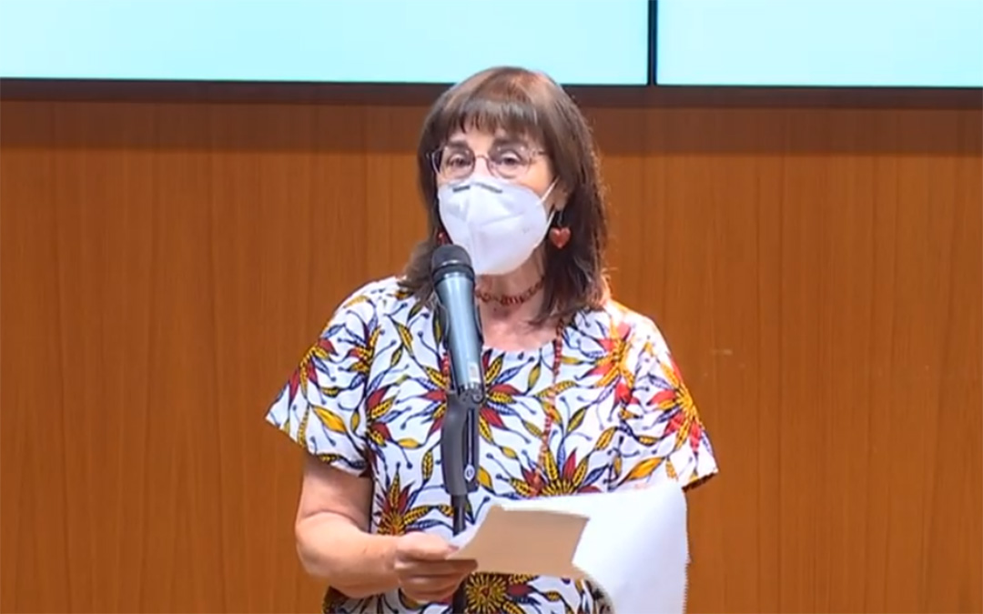 Carmen Magallón, durante la lectura del discurso tras recibir el premio de la FAS./ YouTube FAS
