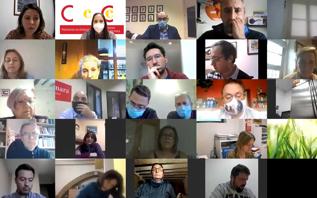 Instante durante el encuentro mantenido entre Ayuntamientos, instituciones y gestores de los Multiservicios Rurales de la provincia de Teruel./ Cámara de Comercio
