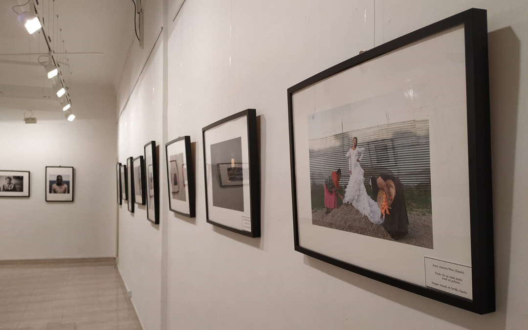 La quinta muestra de 'Cazadores de imágenes', del Archivo Jalón Ángel, en la Sala de Arte Contemporáneo del Centro de Estudios del Bajo Martín en Híjar.