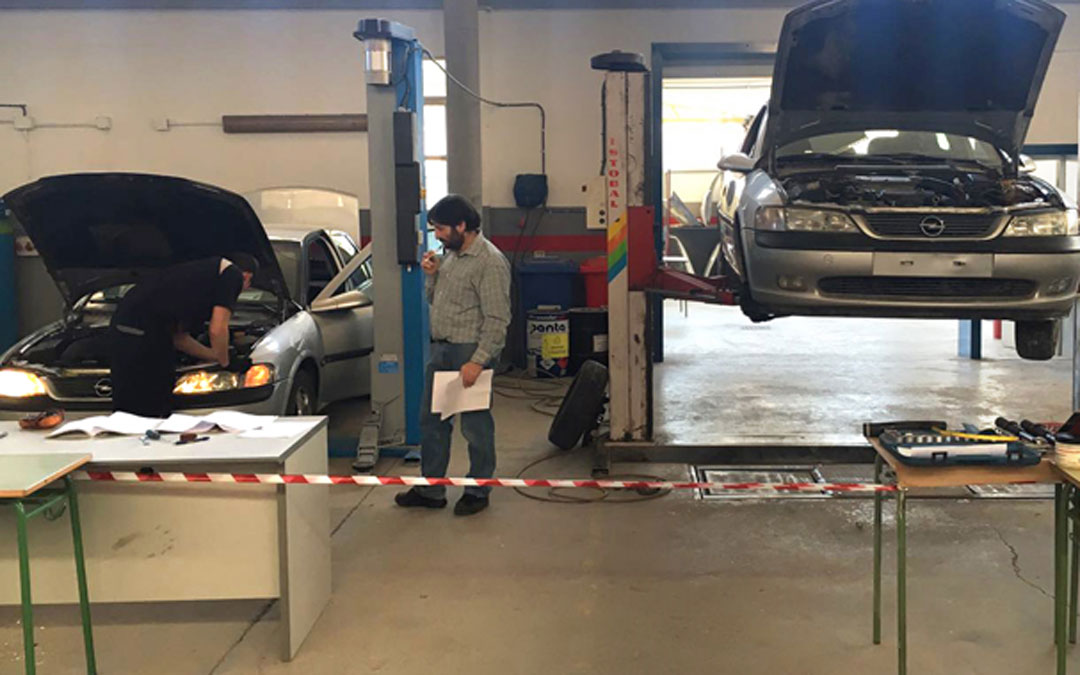Transporte y mantenimiento de vehículos en el CPIFP Bajo Aragón